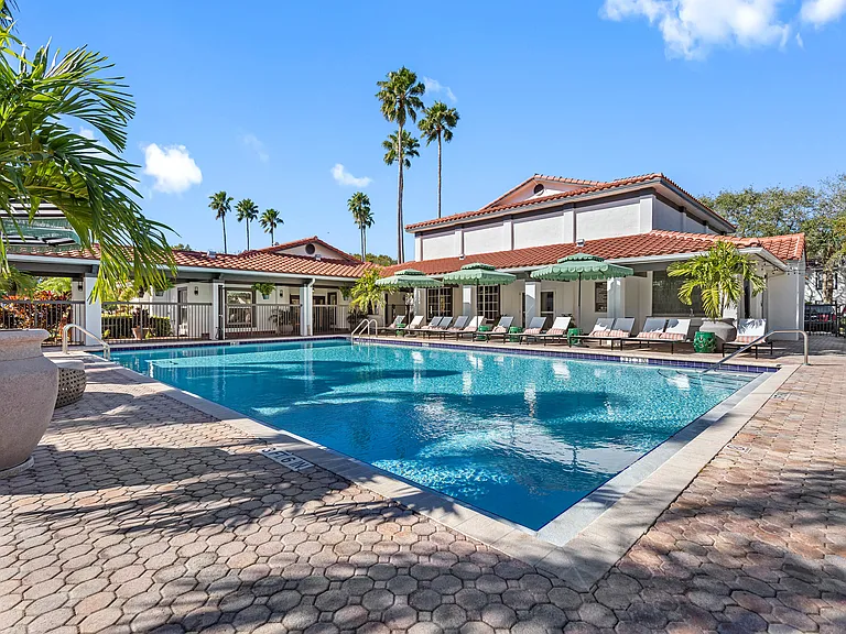 Avana Palm Beach Gardens — Photo 17