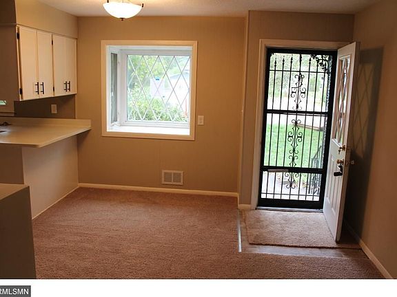 5th image of 272 Grafton Ave N