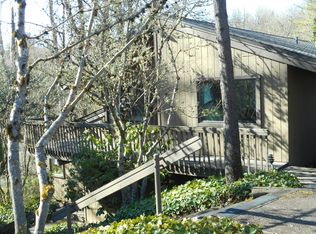 7712 SW Barnes Rd UNIT A, Portland, OR 97225