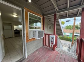 One Bed, One Bath Upstairs Apartment in Central Stockton, 1 br / 1.0 ba, $1100