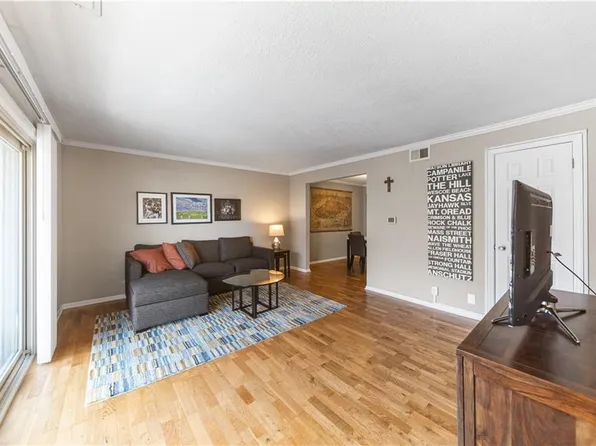 4616 Holly # 3 St, Kansas City, MO 64112