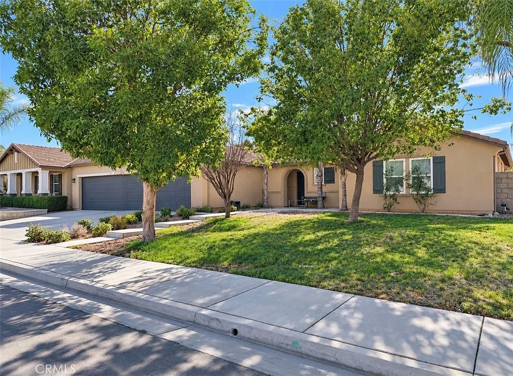 3 bed, 1846 sqft, $3,400 — Photo 2