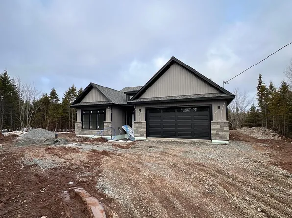 122 Zaffre Dr, Middle Sackville, NS B4E 0X3