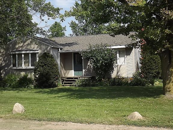 2nd image of 3095 Saint Clair Dr