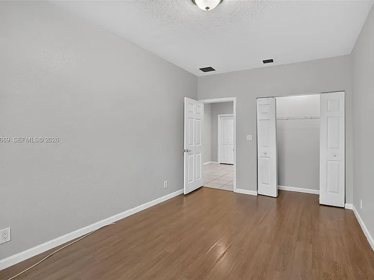 5337 SW 40th Ave — Photo 7