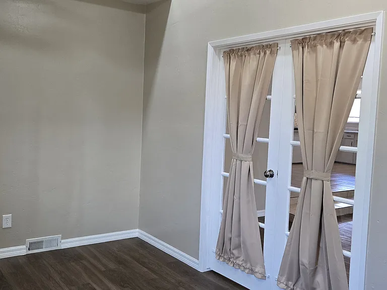 1125 S Mountain St — Photo 14