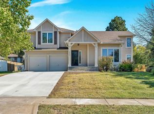 3342 SW Skyline Dr W, Topeka, KS 66614