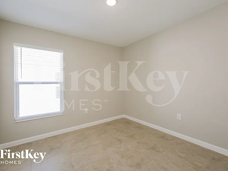 607 Lindbergh Way — Photo 15