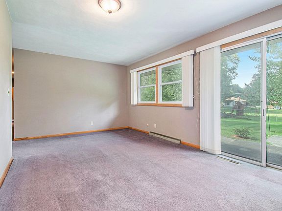 4th image of 56 Birch Hill Dr
