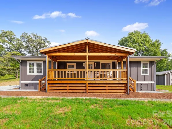 431 Pole Miller Ext, Brevard, NC 28712