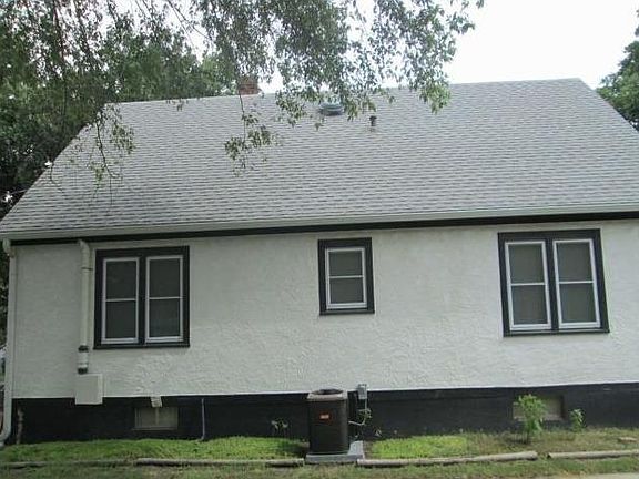 5th image of 221 N Washington St