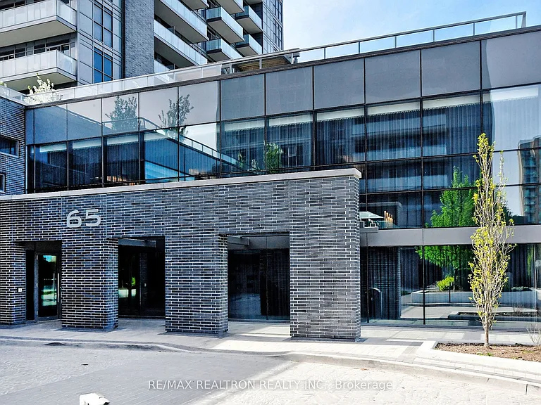 65 Oneida Cres #Penthouse 06 — Photo 2