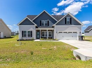 529 Misty Pond Dr, Hubert, NC 28539