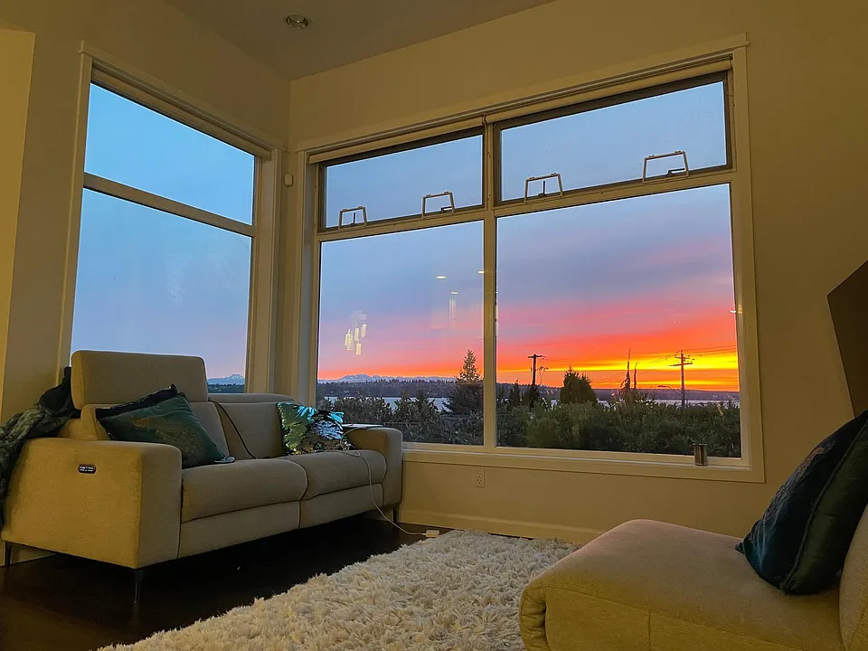 10th Ave S