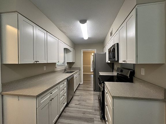 5th image of 7913 Steven Franklin Dr