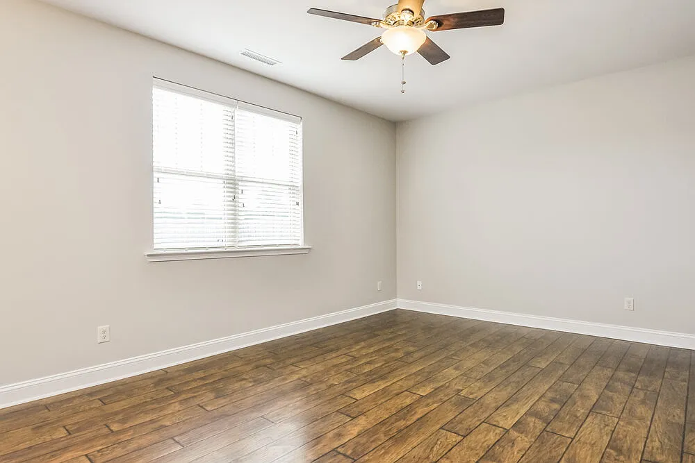 4 bed, 2.5 bath, 1678 sqft, $2,620 — Photo 2