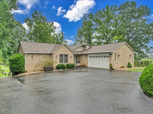 1037 Whitetail Dr, Huddleston, VA 24104