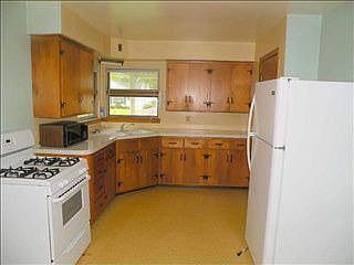 4th image of 2135 Coolidge Ave