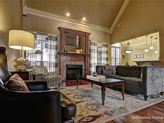 4th image of 805 SW Glen Arbor Ave