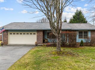 205 Resada Dr, Brevard, NC 28712
