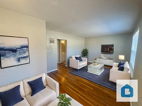 5th Avenue Apartments Photo 1