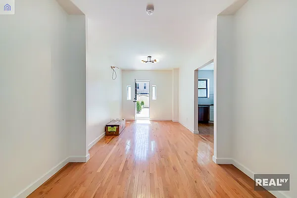 Rented by REAL New York | media 15