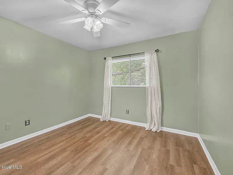4403 Holly Tree Rd — Photo 22