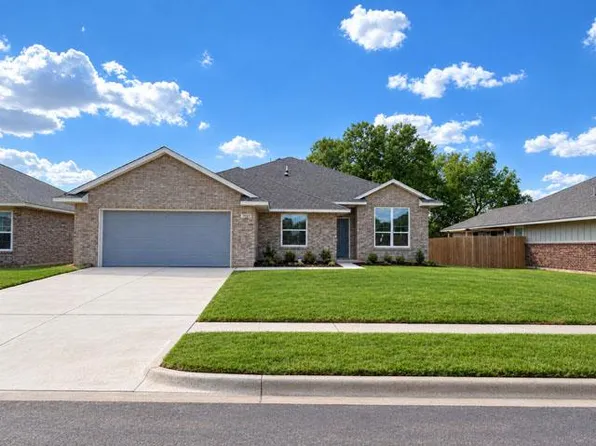 3404 Hickorystick Dr, Chickasha, OK 73018