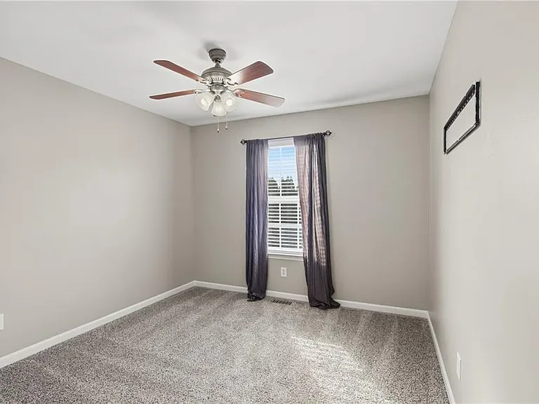 4830 Liberty Plz — Photo 16
