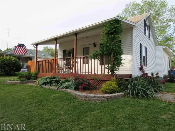 207 N Buchanan St, Heyworth, IL 61745