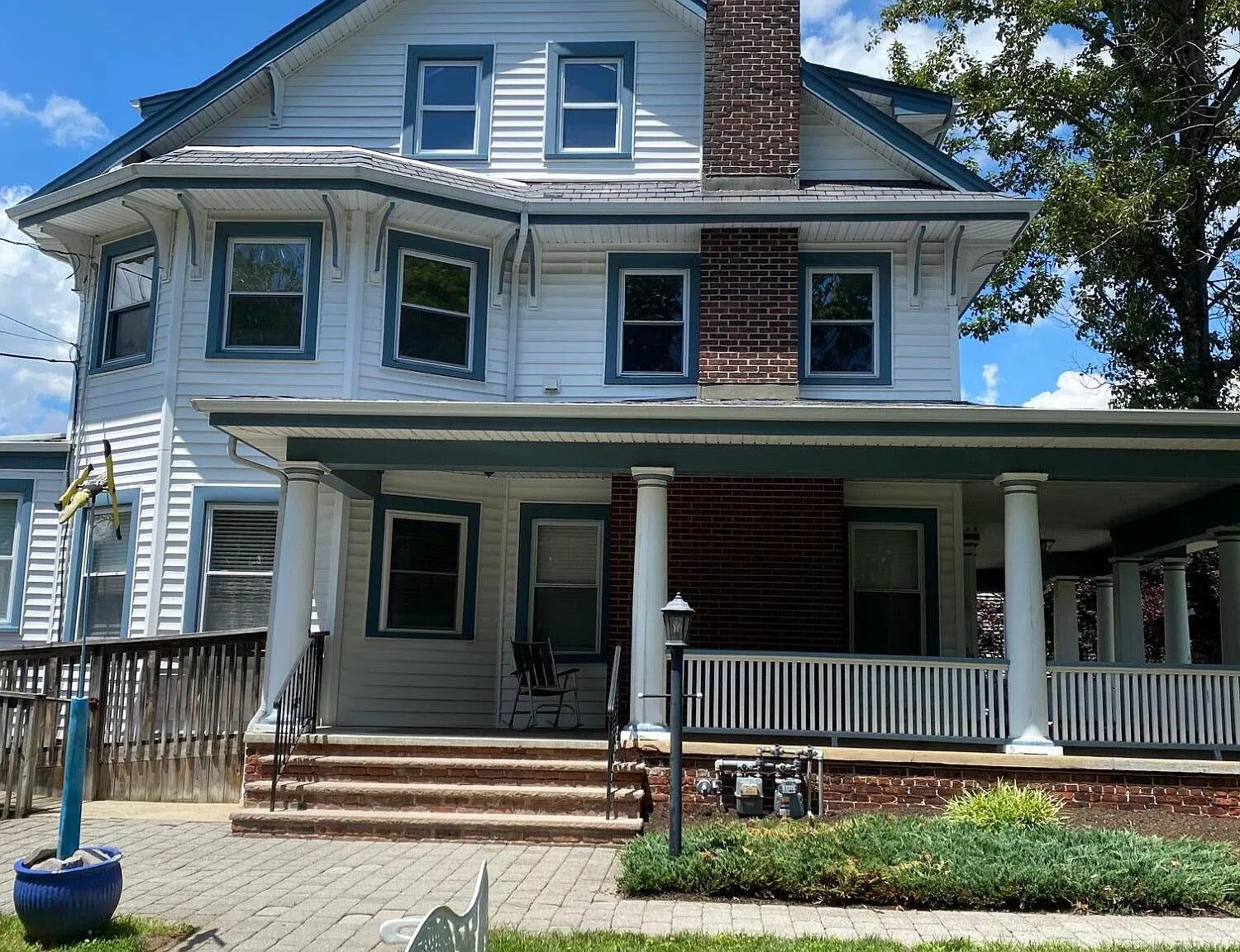 2 bed, 3314 sqft, $2,400 — Photo 1