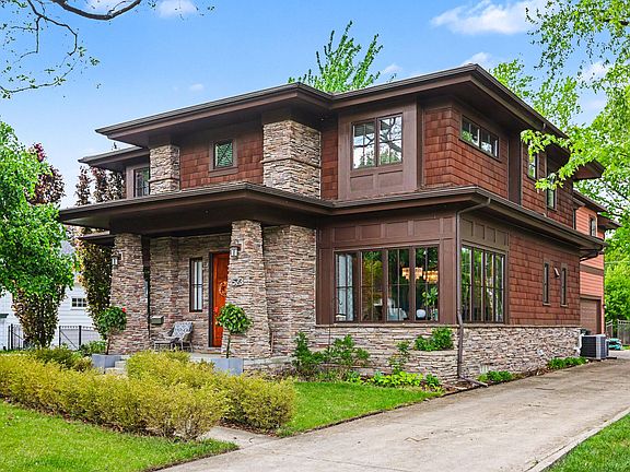 2nd image of 1523 Villa Rd