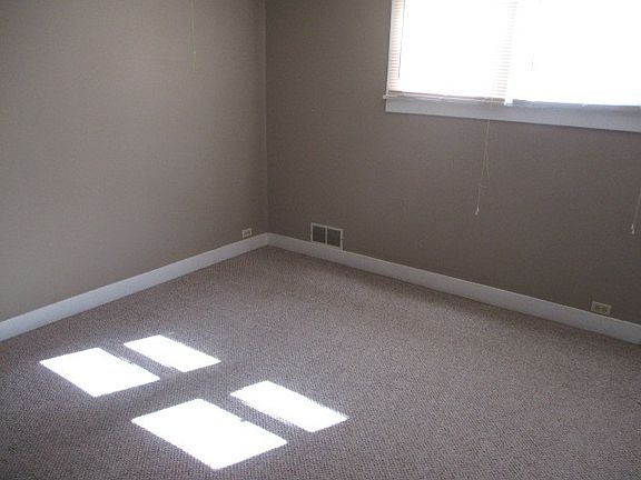 3rd image of 706 Illinois Ave Unit 3