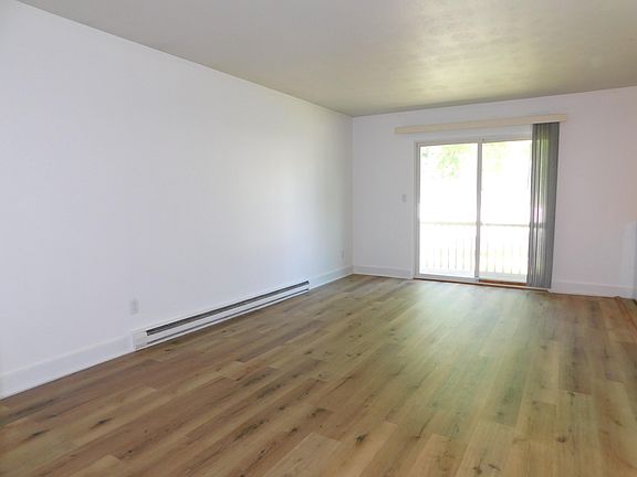 3rd image of 245 Brookridge Ct APT 2