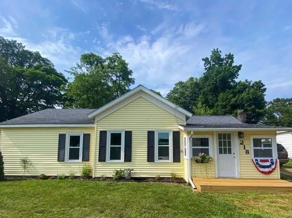 218 W Market St, Centreville, MI 49032