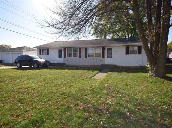 367 Stanley Ct, Neenah, WI 54956