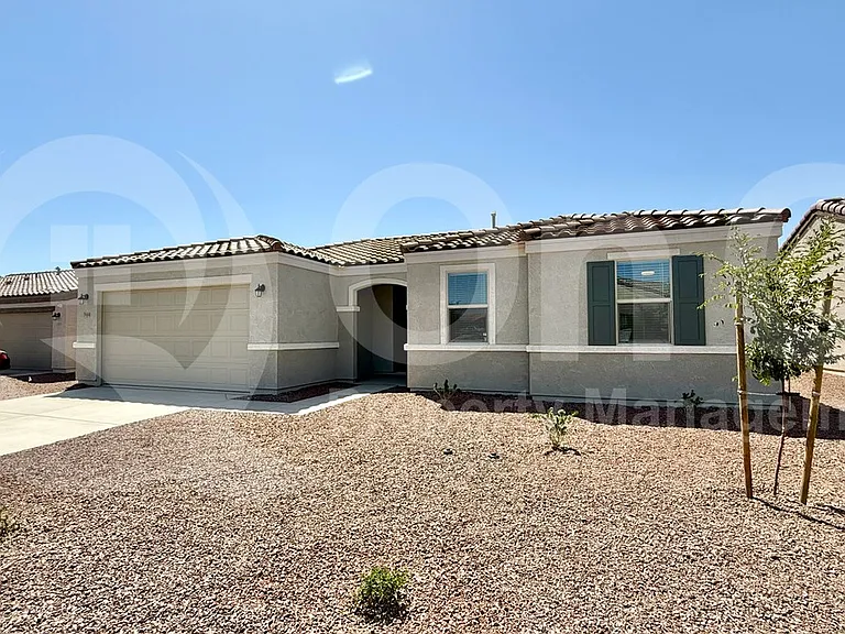 1444 E Edwin St — Photo 2