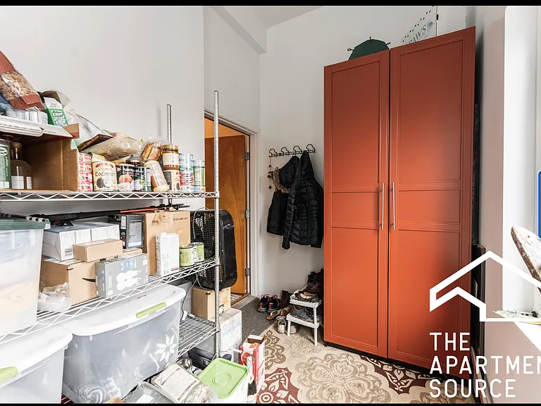 1409 N Wicker Park Ave — Photo 10