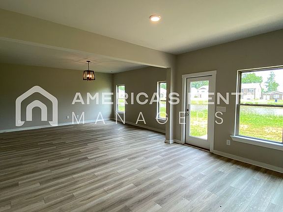 4th image of 221 Cotton Bayou Dr