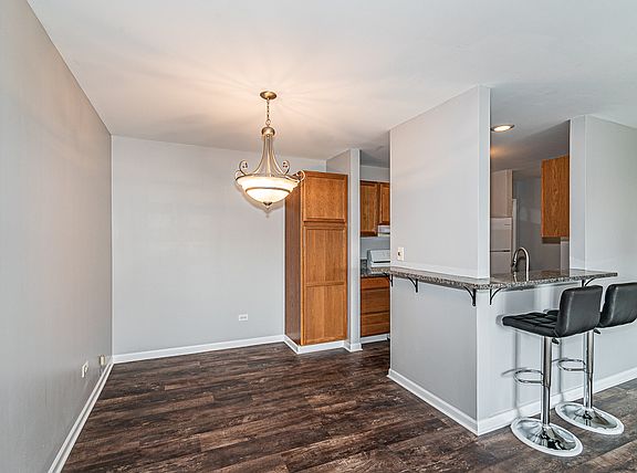 3rd image of 1926 Prairie Sq APT 321