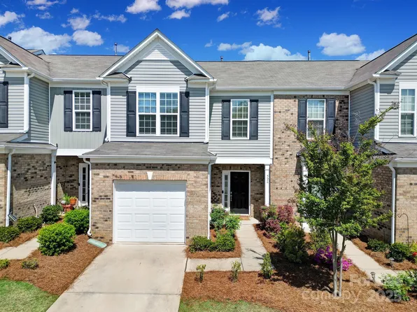 526 Hunters Dance Rd, Fort Mill, SC 29708
