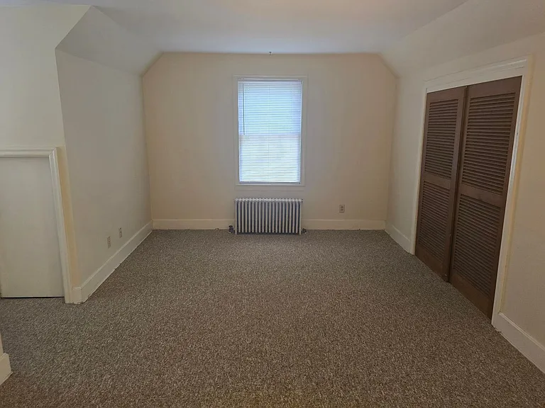 404 W Fairmount Ave — Photo 2