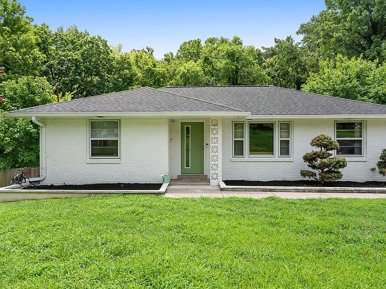 3363 Mimosa Dr — Photo 6