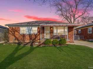25158 Arlington St, Roseville, MI