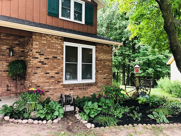 2nd image of 2471 Appleton Dr NE