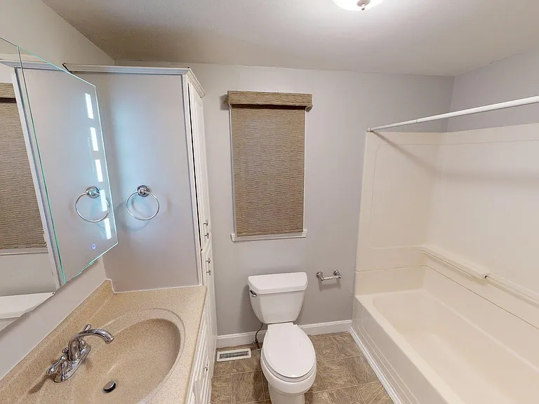 346 Chelsea St #2 — Photo 3