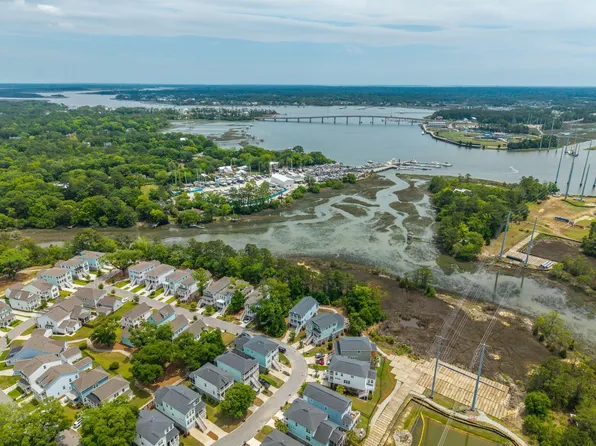 1135 Oak Bluff Ave, Charleston, SC 29492