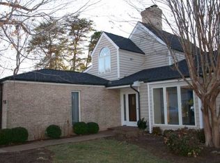 320 Island Green Dr, Penhook, VA 24137