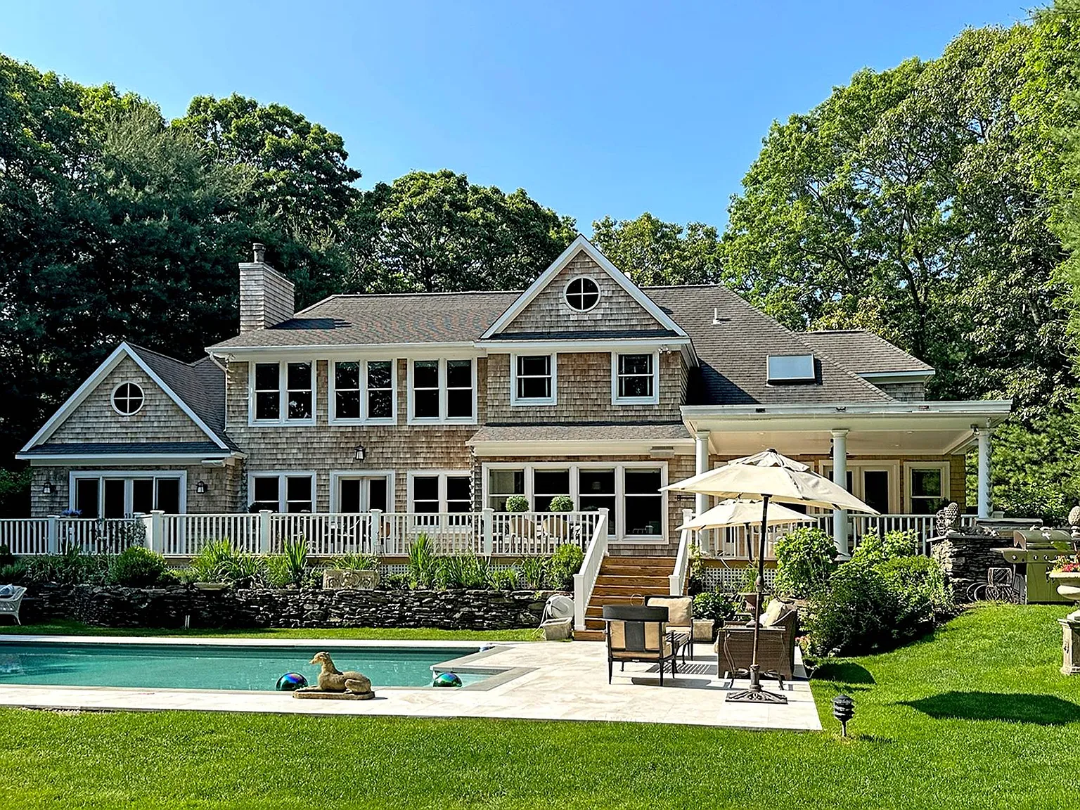Designer's East Hampton Modern Gem — Photo 1