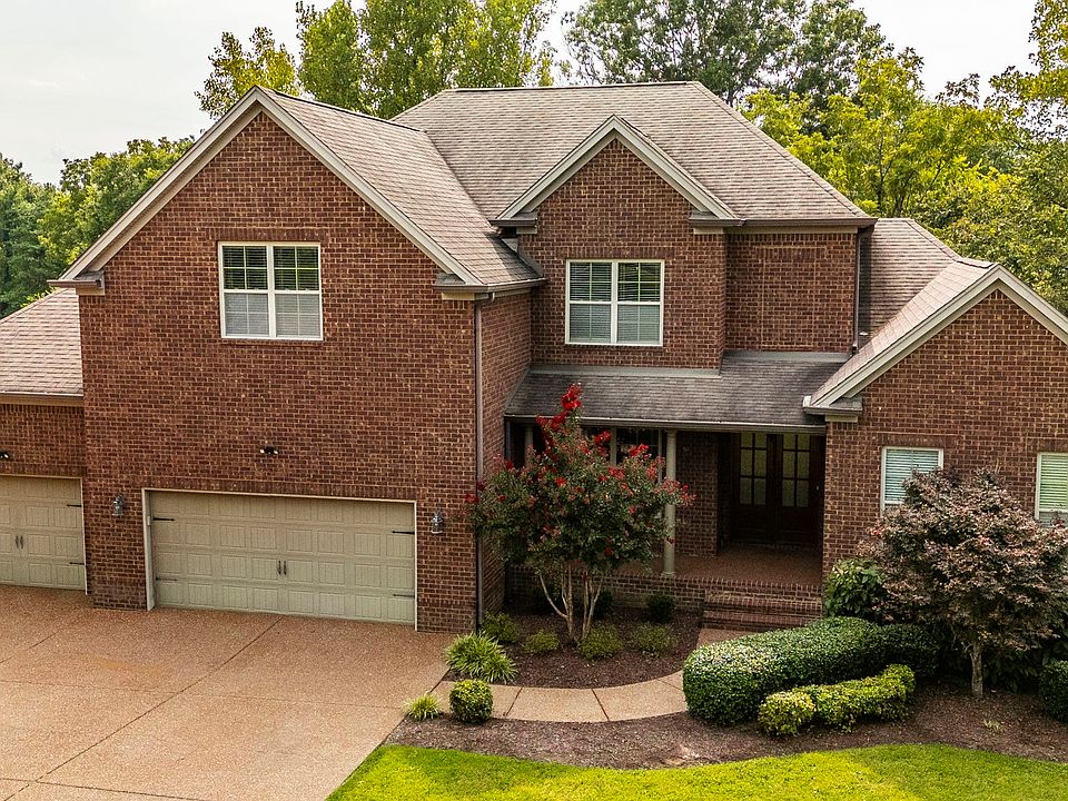 1st image of 816 Lynn Dr